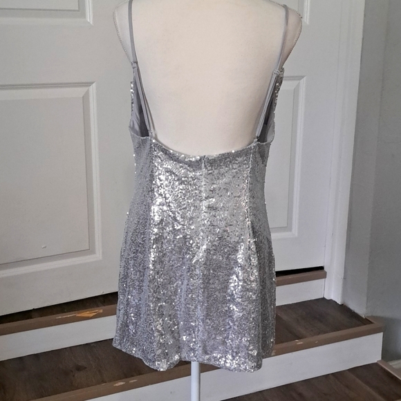 JEWEKY Sequin Silver Bodycon Sparkly Spaghetti Strap Backless Parry Dress L NWT - Picture 5 of 8